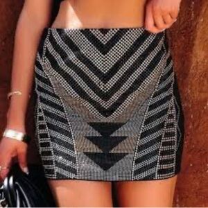 UPTOWN GAL All that glitters Black and Silver Sequins Chevron Mini Skirt XS